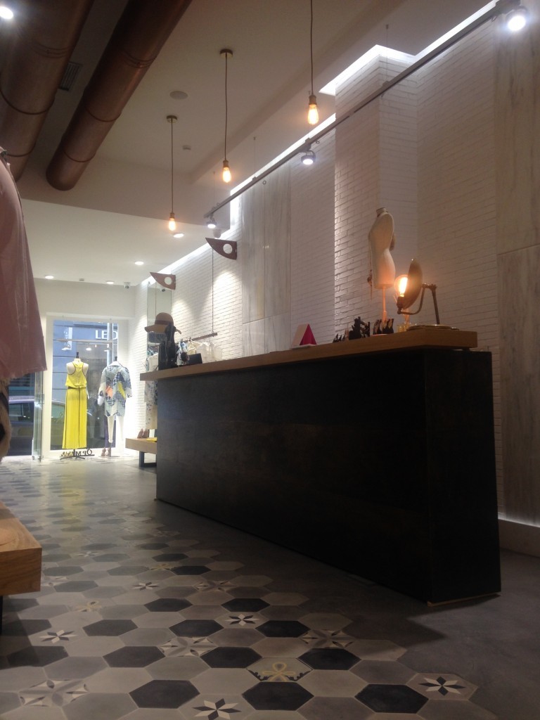 Industrial lighting from Mullan Lighting features in Boutique Le Cing, Casablanca. 