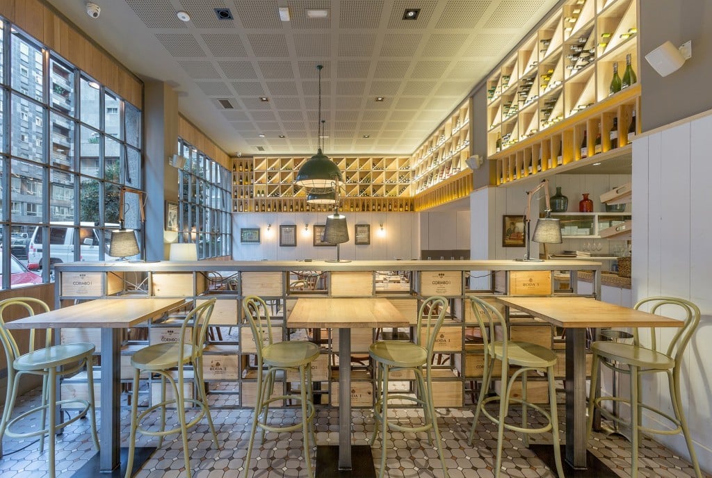 How to choose café lighting to create the right first impression