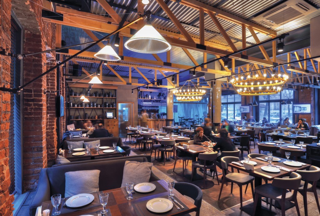 Eight things to consider when choosing lights for your bar or restaurant