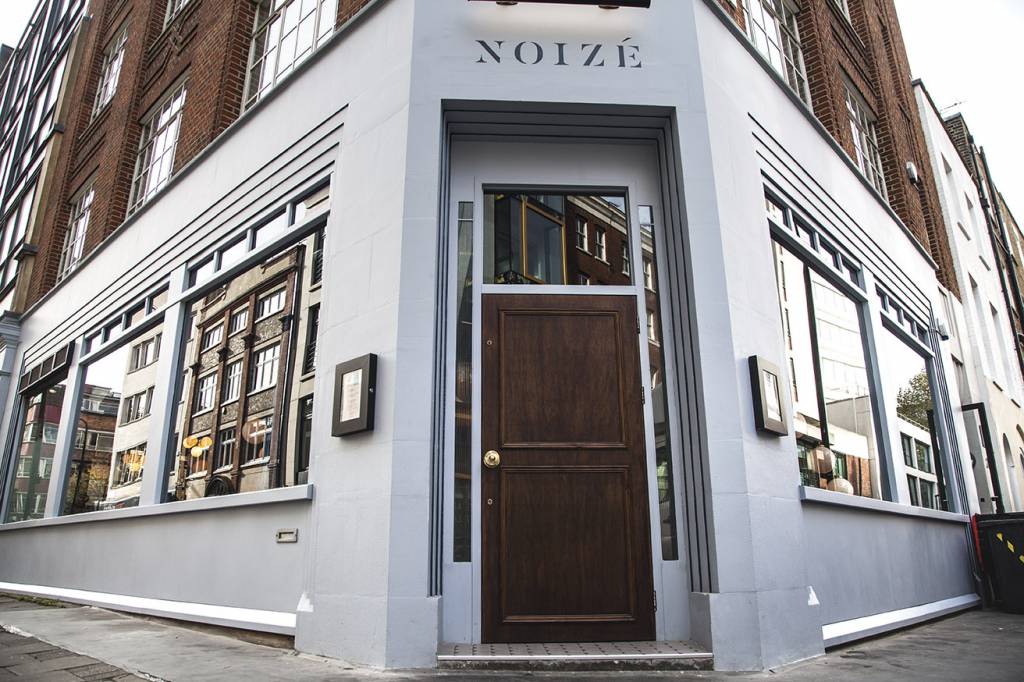 The front entrance of Noizé Restaurant.