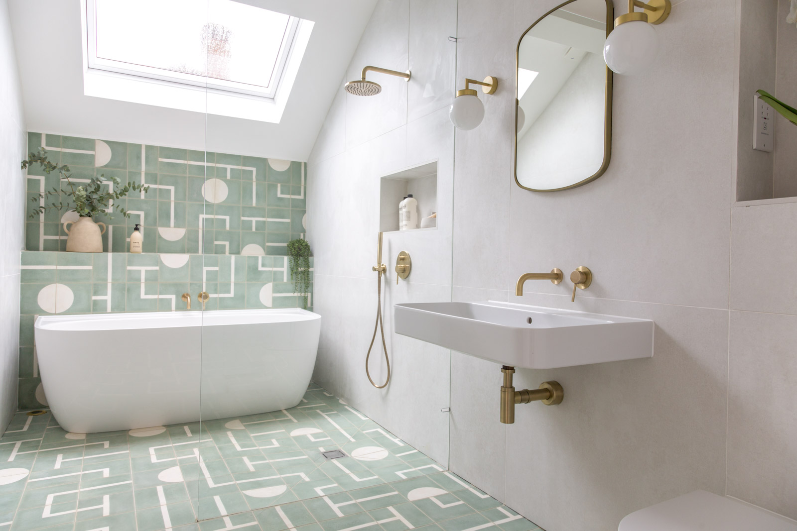 Bathroom lighting in George Clarke's 'Ugly house to Lovely House'