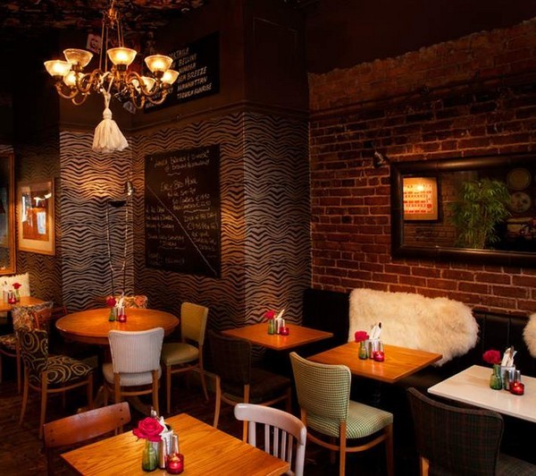 Mullan Lighting was the lighting design brand chosen to provide decorative hanging lamps and wall lights for Bedlam restaurant, Dublin. 