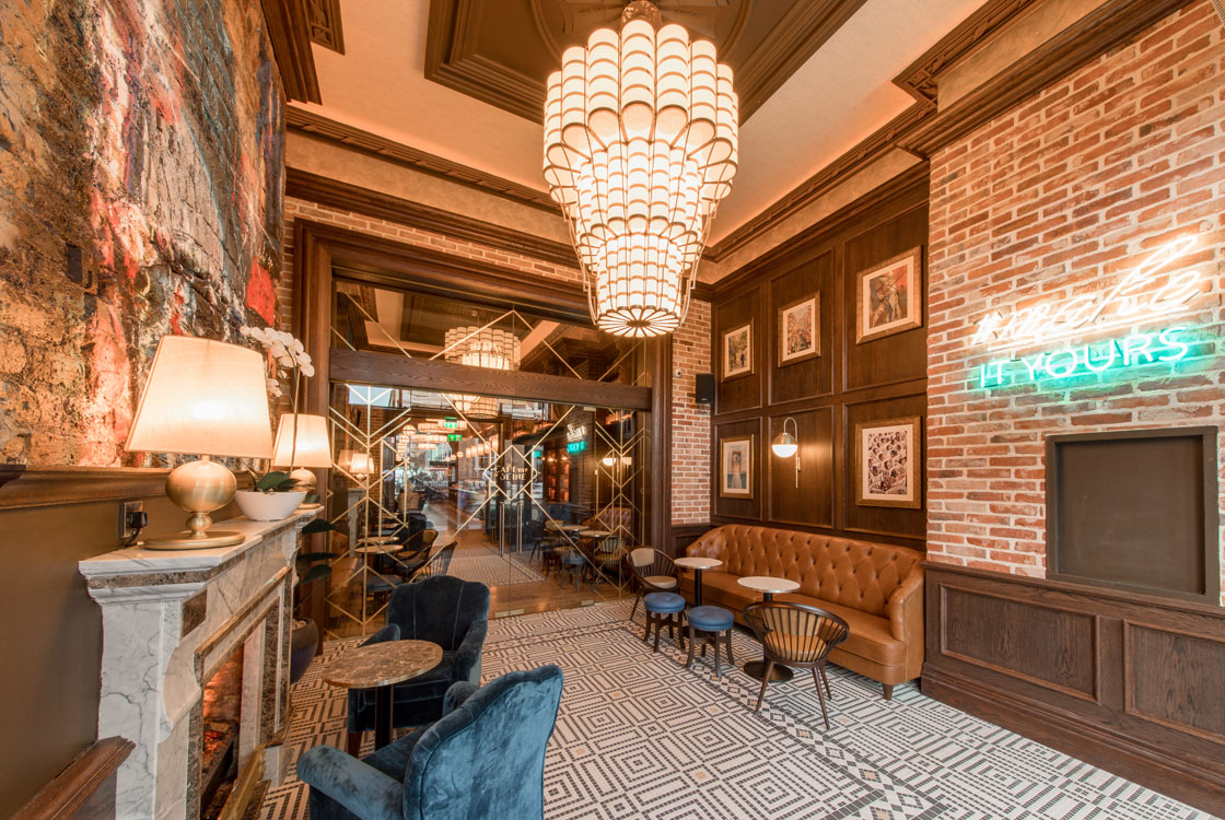 Bespoke three-tier chandelier created for Café en Seine