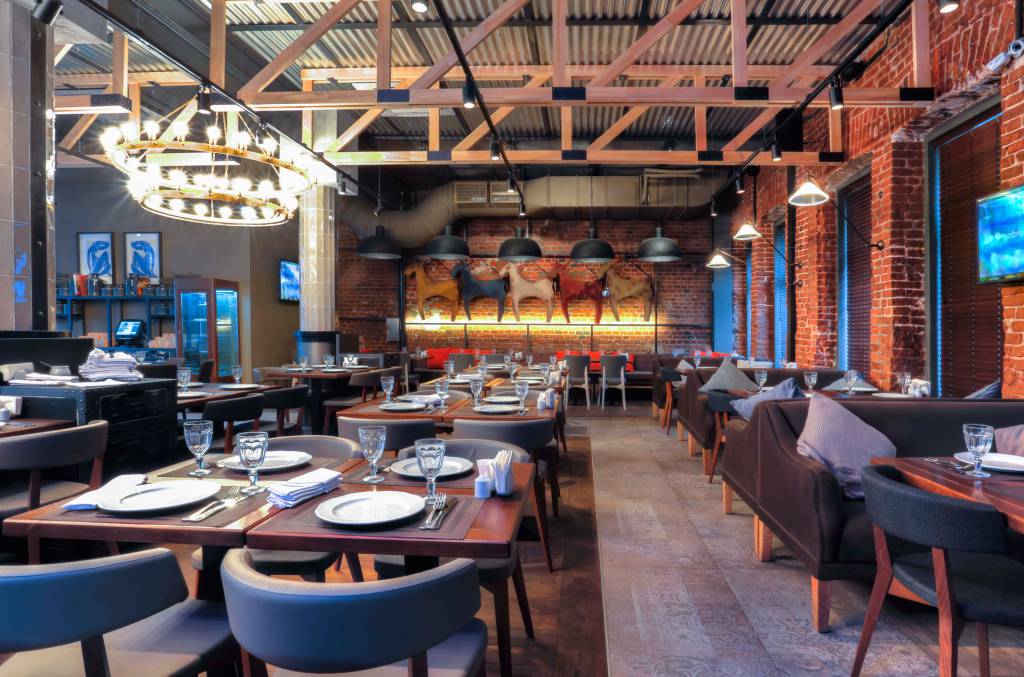 Our industrial restaurant lights feature in Café Khinkalnaya, Moscow.