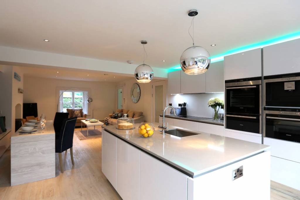 Phoenix interior design are interior designers in Dublin. They produced this contemporary kitchen space