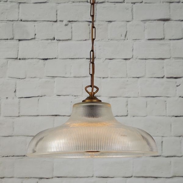 Simple and elegant, the London prismatic railway pendant 38cm is the perfect addition to your home. Its soft, flowing light will bring tranquility to any room. .