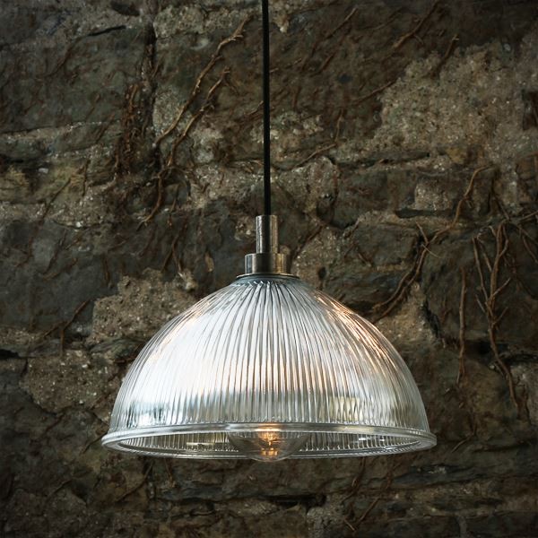 Featuring a traditional inspired design, the Maris pendant light can complement your bathroom decor whilst providing a unique light source. 