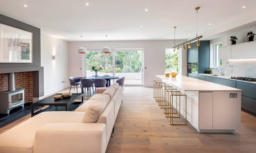 Praiano showhouse located on the Ulverton Road features a bespoke bar pendant by Mullan Lighting