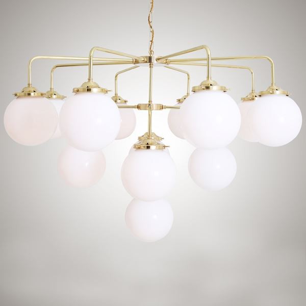 With a sophisticated design, the Rome chandelier features contemporary design elements that give it a sense of modern elegance that is hard to match. A distinctive lighting fixture for the entryway or grand dining room to surprise your guests.