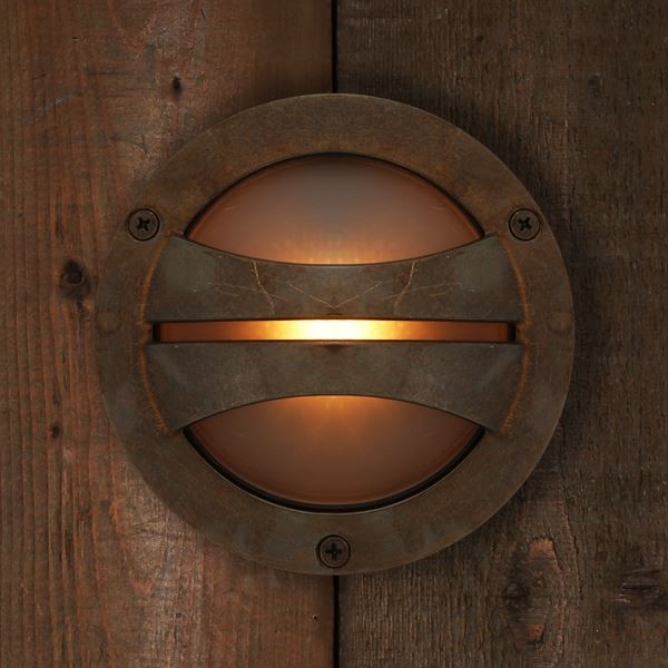 With a versatile design, the Seri 14cm semi-flush wall light is a circular shaped wall lamp, which is ideal for your foyer. 