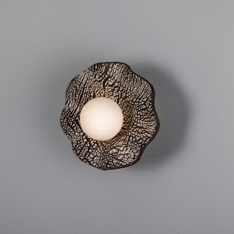 Rivale Bathroom Wall Sconce with Wavy Ceramic Shade, Black Clay IP44, Polished Brass