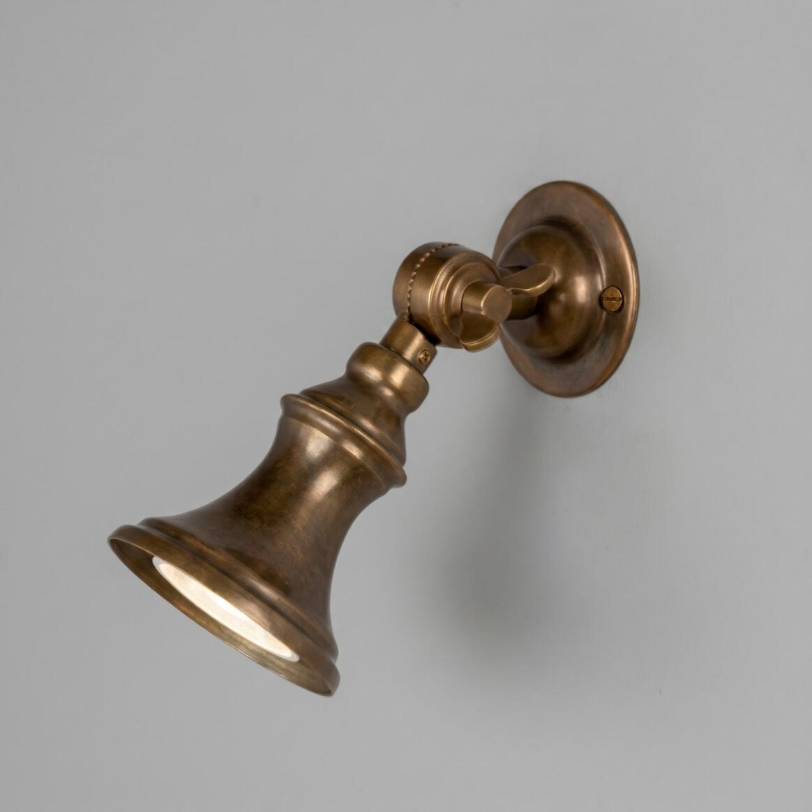 Petit spot traditionnel en laiton Accra, 14 cm IP20 main product image
