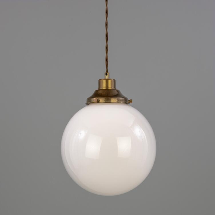 Suspension Gentry avec globe en verre opalin, 25 cm IP20