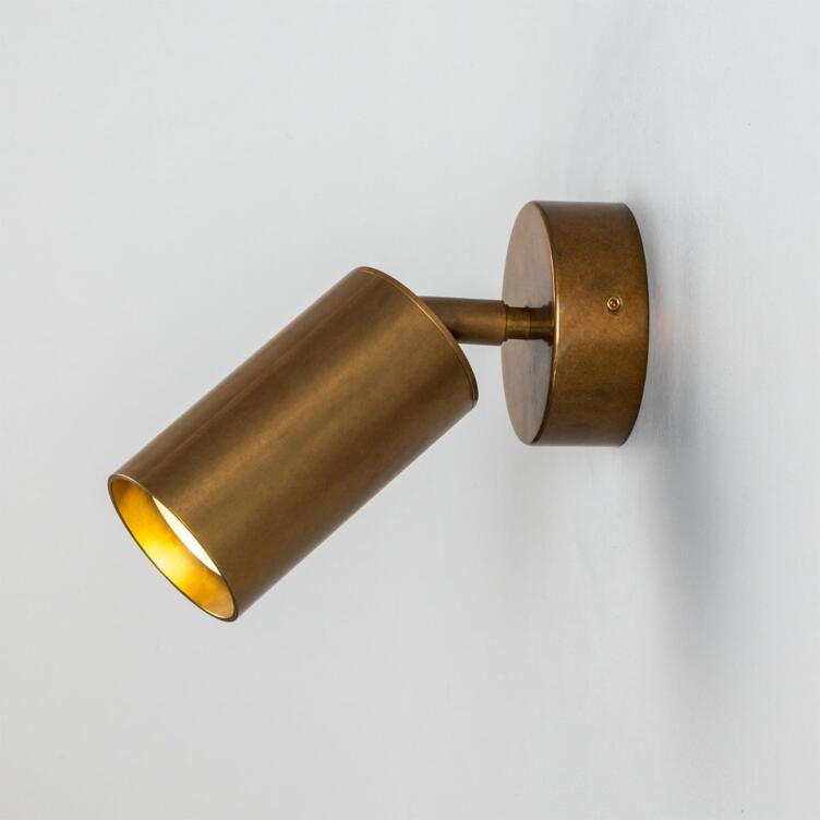 Spot mural orientable Evanston en laiton 8,5 cm IP20