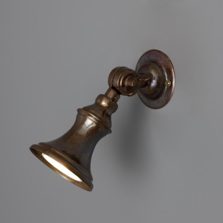 Petit spot traditionnel en laiton Accra, 14 cm IP20