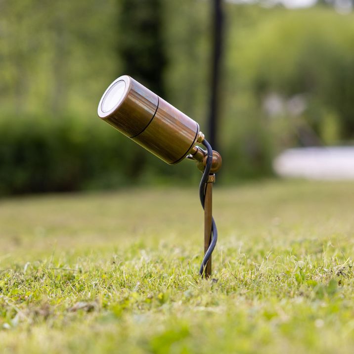 yara-antique-brass-garden-spotlight-in-grass