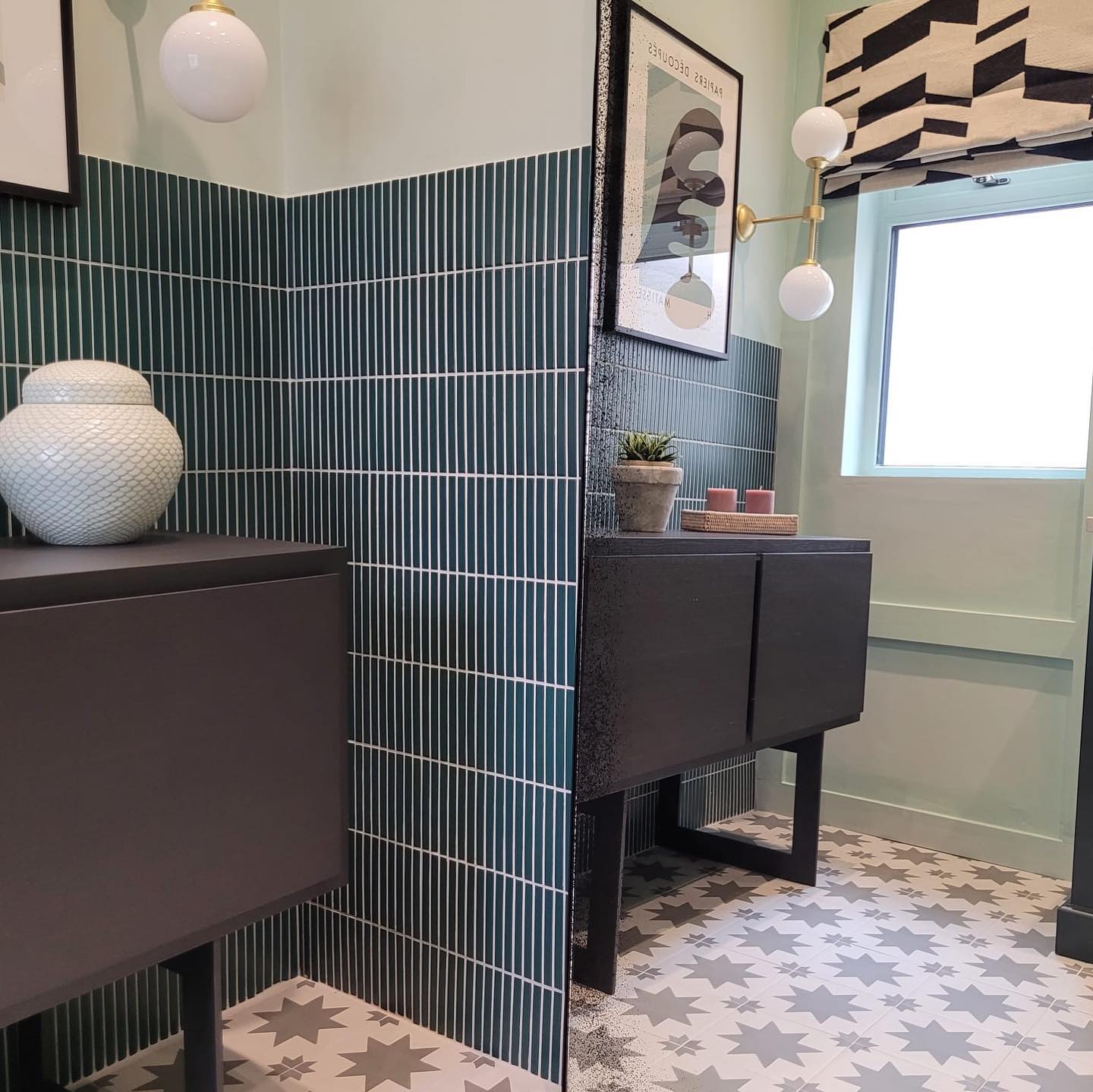Contemporary bathroom by Geri Designs