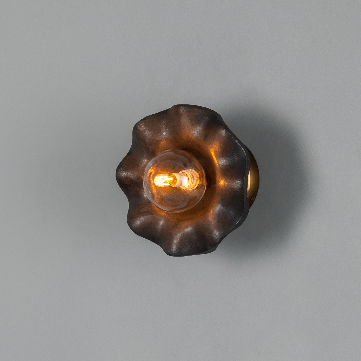 Rivale Wall Light with Wavy Ceramic Shade, Metallic Earth 21cm IP20