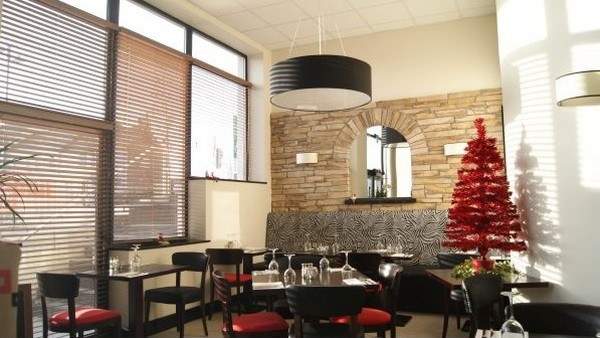 Bespoke lampshades from Mullan Lighting add a sense of luxury to La Plaza Italian Restaurant