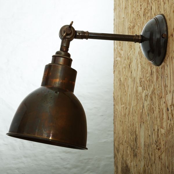 The Baku vintage wall light offers ample light that can effortlessly brighten up the ambiance. Perfect next to a sitting or reading area, this adjustable wall light looks great for either side of the bed, above a desk or in any living room that needs ambient multi-directional lighting.