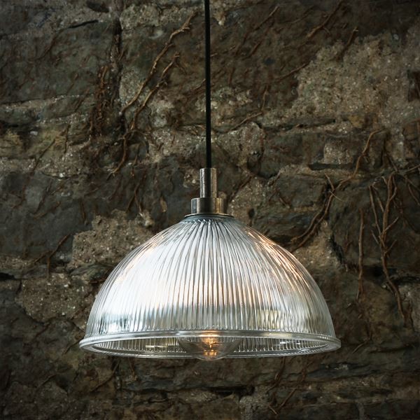 Featuring a traditional inspired design, the Maris pendant light can complement your bathroom decor whilst providing a unique light source.