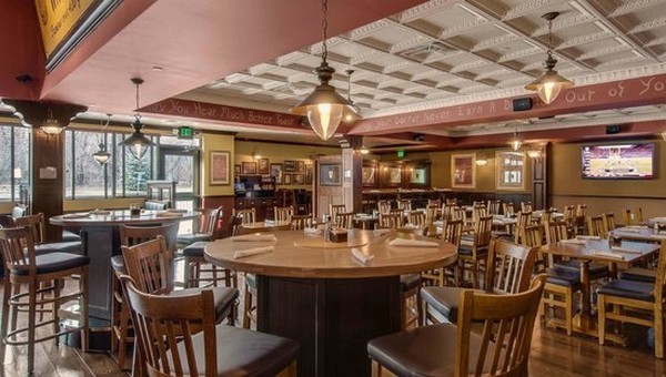 Mullan Lighting created a series of decorative lighting pieces for Waxy O'Connor's Irish Pub & Restaurant.