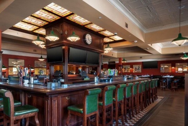 Mullan Lighting created a series of decorative lighting pieces for Waxy O'Connor's Irish Pub & Restaurant.