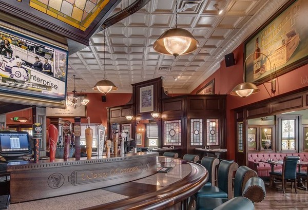 Mullan Lighting created a series of decorative lighting pieces for Waxy O'Connor's Irish Pub & Restaurant.