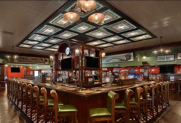 Mullan Lighting created a series of decorative lighting pieces for Waxy O'Connor's Irish Pub & Restaurant.